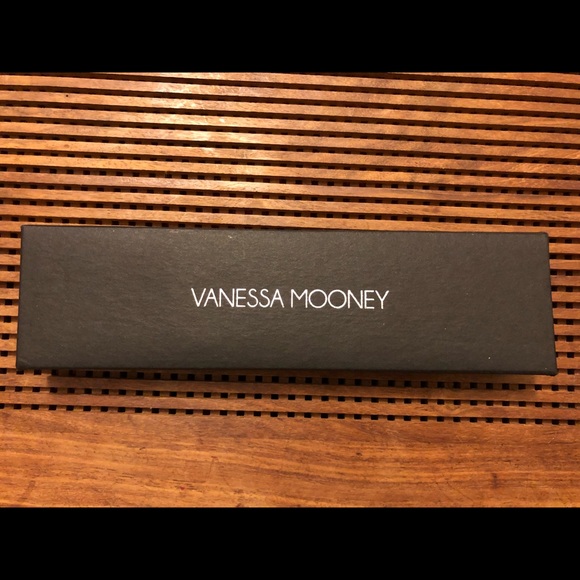 VANESSA MOONEY CHARLOTTE MAE CHOKER NECKLACE GOLD - Picture 3 of 3